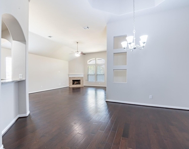 8258 Arezzo Dr - Photo Thumbnail 11