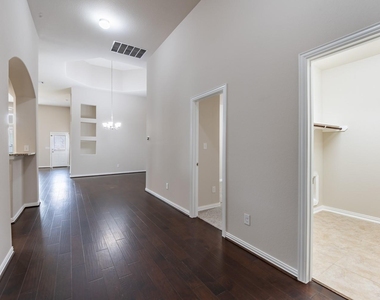 8258 Arezzo Dr - Photo Thumbnail 8