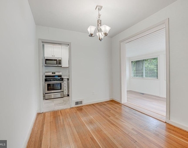 8218 Roanoke Avenue - Photo Thumbnail 9