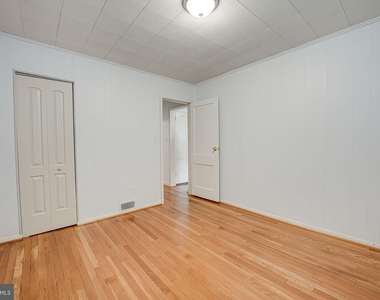 8218 Roanoke Avenue - Photo Thumbnail 5
