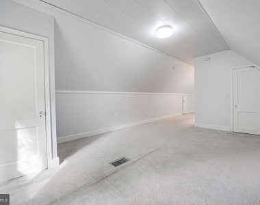 8218 Roanoke Avenue - Photo Thumbnail 18
