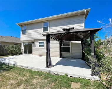 2237 Stoneleigh Dr - Photo Thumbnail 23