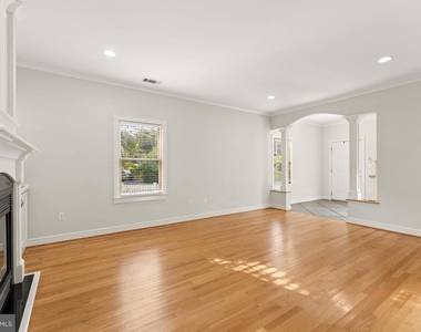 101 Charles Street - Photo Thumbnail 9