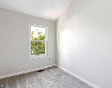 9525 Clocktower Lane - Photo Thumbnail 10