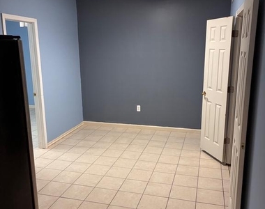 3107 Edgewood Road - Photo Thumbnail 13