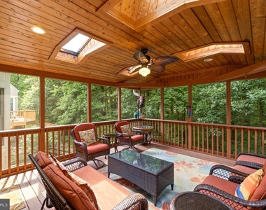 6874 Caravan Court - Photo Thumbnail 23
