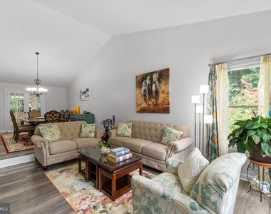 6874 Caravan Court - Photo Thumbnail 9