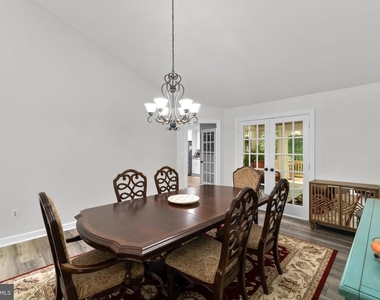 6874 Caravan Court - Photo Thumbnail 14