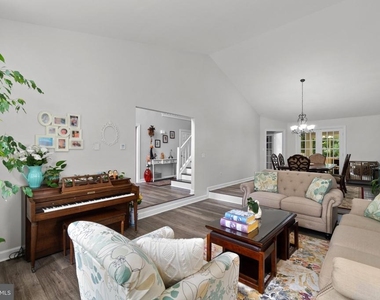 6874 Caravan Court - Photo Thumbnail 10