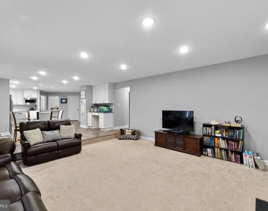 6874 Caravan Court - Photo Thumbnail 28