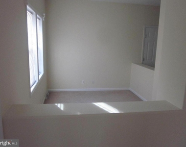 7500 Cove Point Way - Photo Thumbnail 8