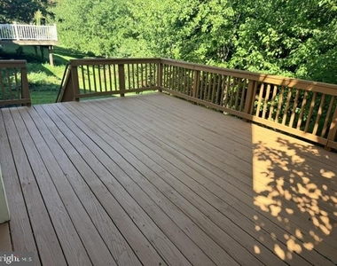 7500 Cove Point Way - Photo Thumbnail 21
