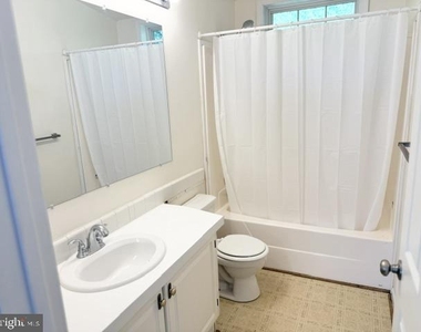 7500 Cove Point Way - Photo Thumbnail 19