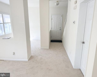 7500 Cove Point Way - Photo Thumbnail 6