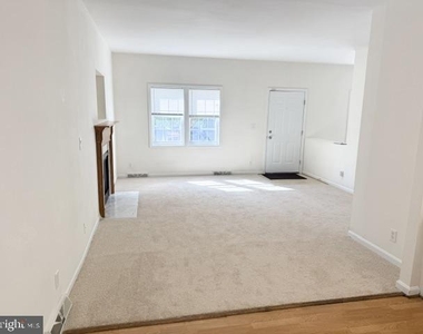 7500 Cove Point Way - Photo Thumbnail 4