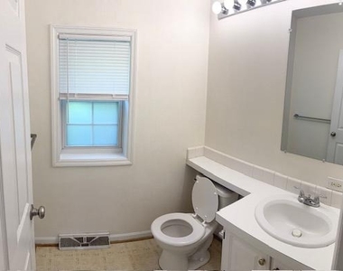 7500 Cove Point Way - Photo Thumbnail 9