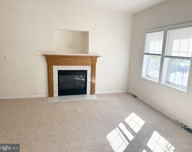 7500 Cove Point Way - Photo Thumbnail 5