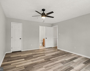900 Jessicas Lane - Photo Thumbnail 8