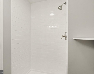 900 Jessicas Lane - Photo Thumbnail 11