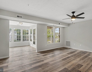 900 Jessicas Lane - Photo Thumbnail 3