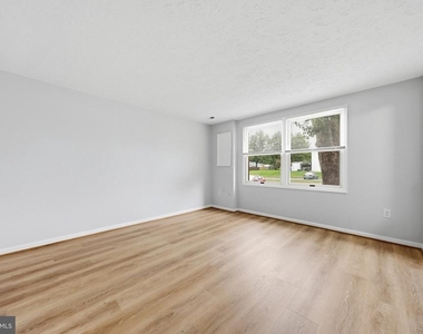 6711 Kernel Court - Photo Thumbnail 7