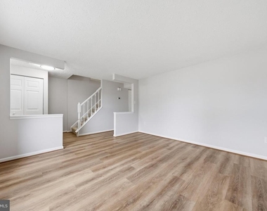 6711 Kernel Court - Photo Thumbnail 4
