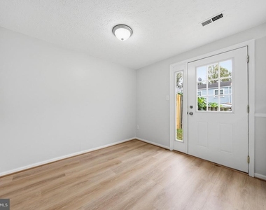 6711 Kernel Court - Photo Thumbnail 8