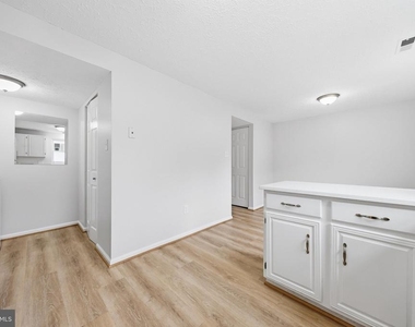 6711 Kernel Court - Photo Thumbnail 14