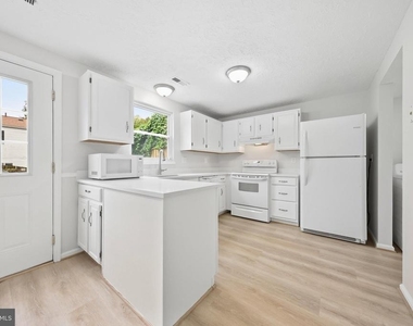 6711 Kernel Court - Photo Thumbnail 11