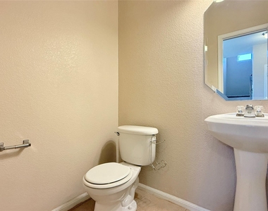 511 Taurus Dr - Photo Thumbnail 20