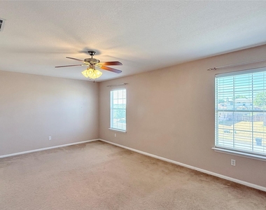 511 Taurus Dr - Photo Thumbnail 10
