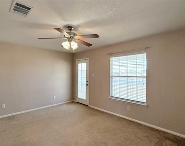 511 Taurus Dr - Photo Thumbnail 9