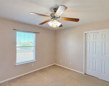 511 Taurus Dr - Photo Thumbnail 13