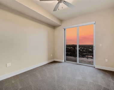 214 Barton Springs Rd - Photo Thumbnail 11