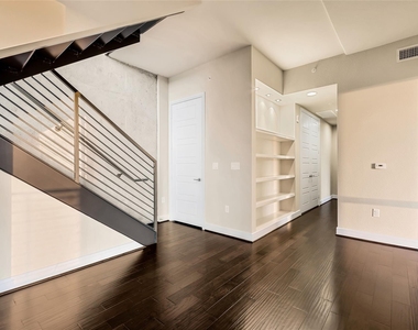 214 Barton Springs Rd - Photo Thumbnail 8