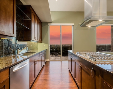 214 Barton Springs Rd - Photo Thumbnail 4