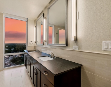 214 Barton Springs Rd - Photo Thumbnail 13