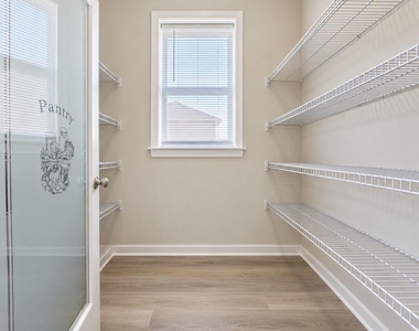 7693 Weatherly Place - Photo Thumbnail 27