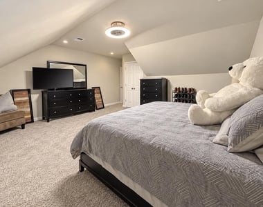 7693 Weatherly Place - Photo Thumbnail 41