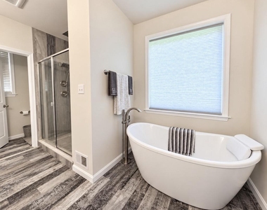 7693 Weatherly Place - Photo Thumbnail 20