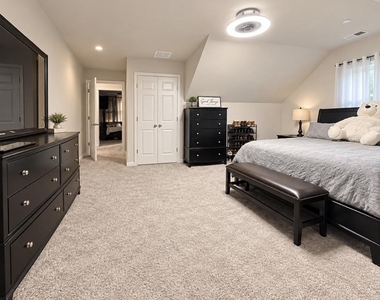 7693 Weatherly Place - Photo Thumbnail 42