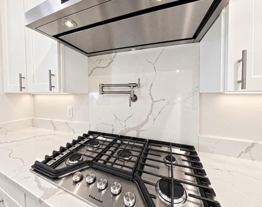 7693 Weatherly Place - Photo Thumbnail 12