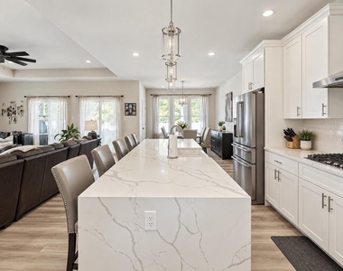 7693 Weatherly Place - Photo Thumbnail 9