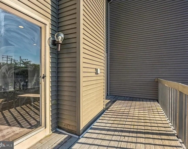 7842 C Street - Photo Thumbnail 21