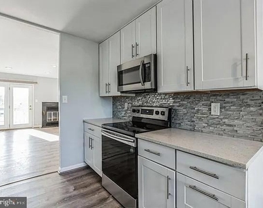 7842 C Street - Photo Thumbnail 3