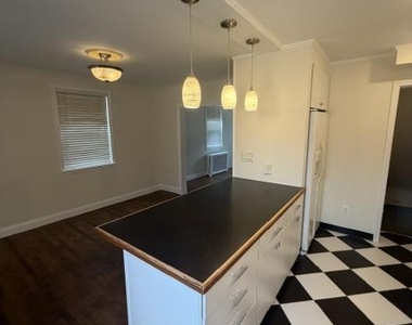 1721 Pin Oak Road - Photo Thumbnail 6