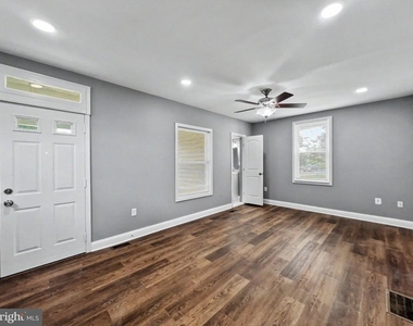 5900 Hamilton Avenue - Photo Thumbnail 2