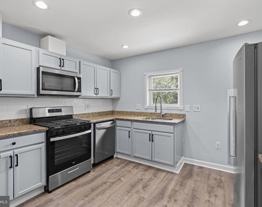 4225 Cardwell Avenue - Photo Thumbnail 13