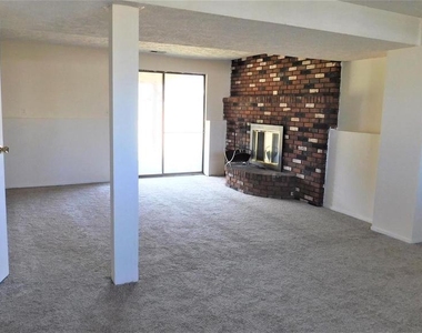 8627 Saxon Circle - Photo Thumbnail 19