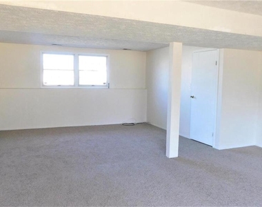 8627 Saxon Circle - Photo Thumbnail 17
